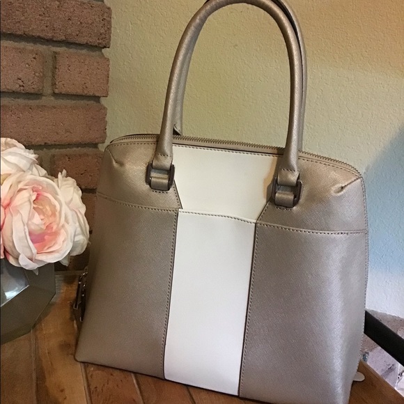 Purse - Picture 2 of 8